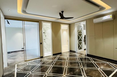 independent builder floor - kalkaji , south delhi