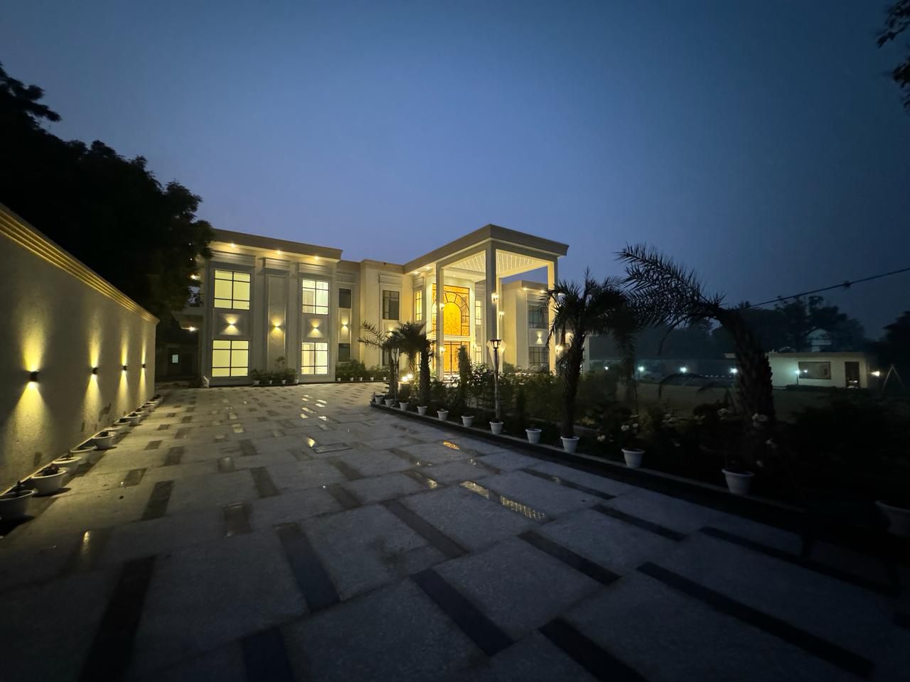 Farm House for Sale - chattarpur  , Delhi