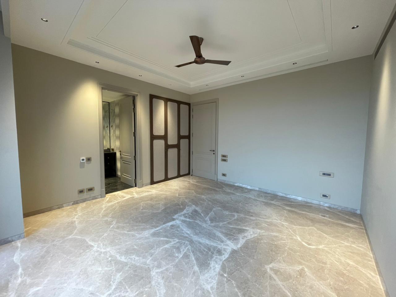 Anand Lok | 800 Sq. Yards | 3rd Floor with Private Terrace