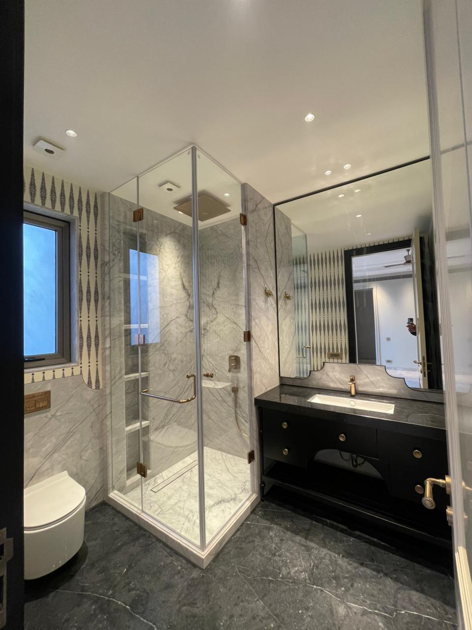 Anand Lok | 800 Sq. Yards | 3rd Floor with Private Terrace