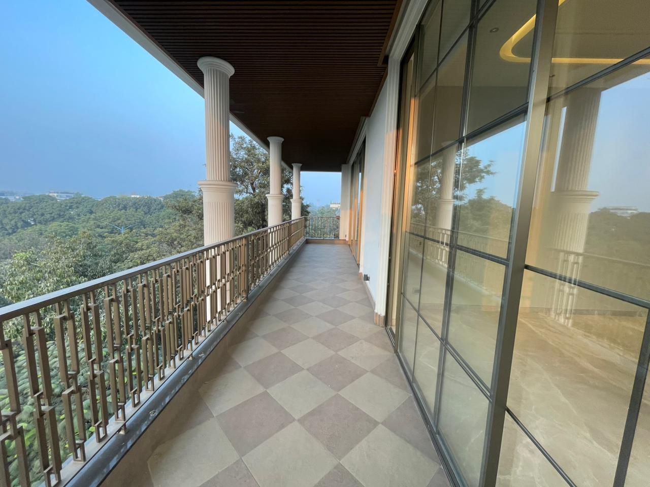 Anand Lok | 800 Sq. Yards | 3rd Floor with Private Terrace