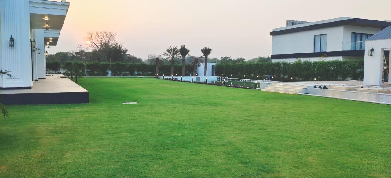 1 Acre Luxury Farmhouse for Sale in Dera Mandi, South Delhi