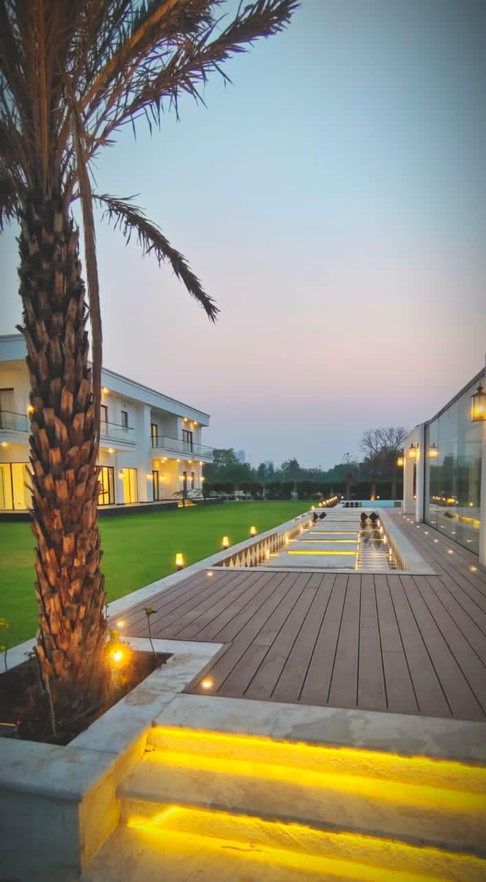 1 Acre Luxury Farmhouse for Sale in Dera Mandi, South Delhi